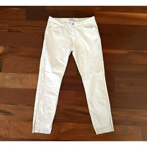 JUST BLACK Women's 10/30 White Mid Rise Skinny Ankle Jeans Fray Hem SF141-26